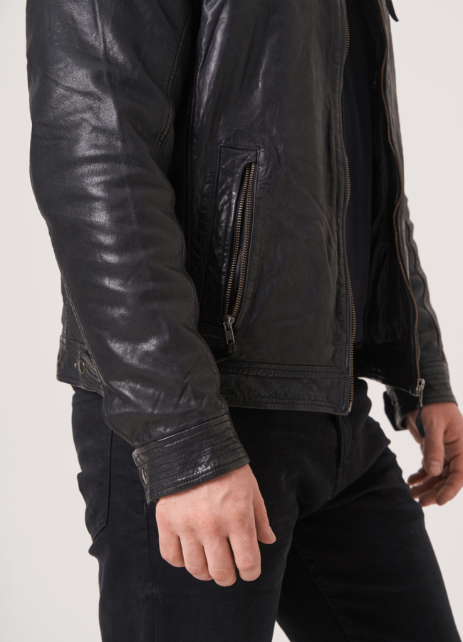 Мужская кожаная куртка модель № 770 в рассрочку