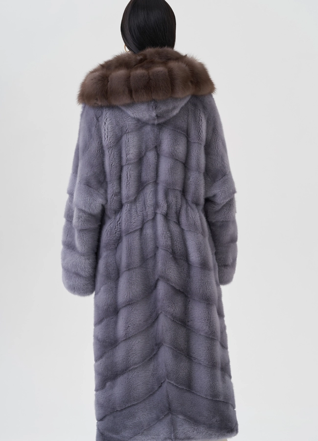 Шуба из норки с капюшоном из куницы  модель № 24671 в кредит