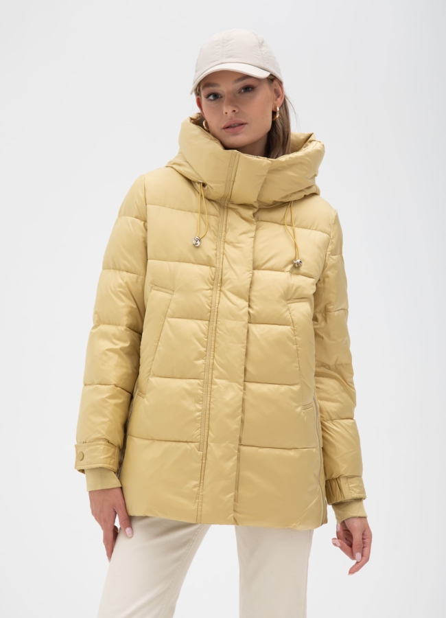 Женская куртка с капюшоном  модель № 25795 меха малина