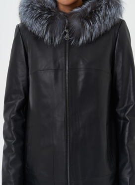 Утепленное полупальто из натуральной кожи с капюшоном 