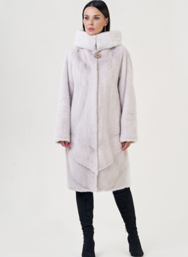 Светлая шуба из норки с капюшоном