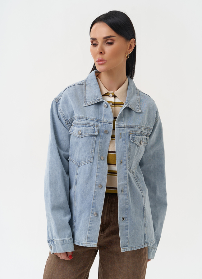 Женская джинсовая куртка голубого цвета модель № 30434 меха малина