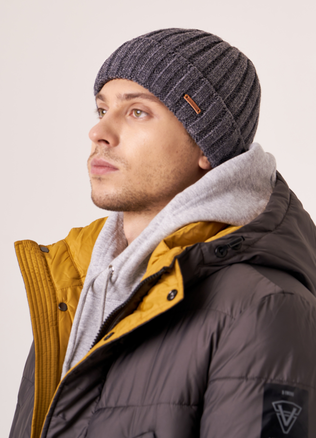 фото Шапка мужская темно-серого цвета модель № MMH10913/2