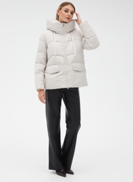 Женский светлый пуховик с капюшоном