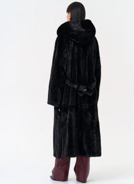 Женская шуба из скандинавской норки с капюшоном