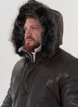 Пуховик из натуральной кожи с капюшоном