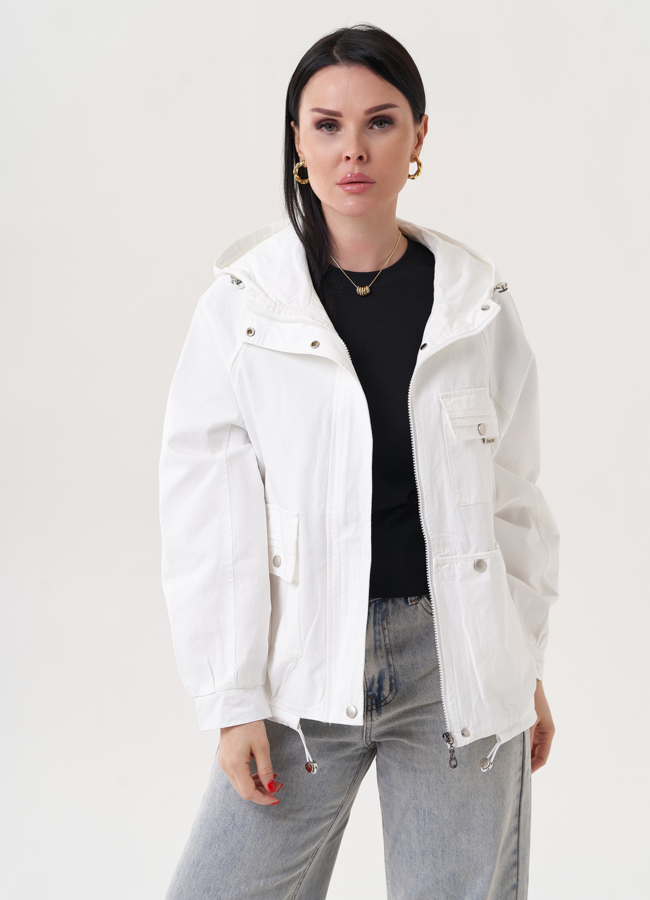 Светлая ветровка с капюшоном модель № 27259 в кредит