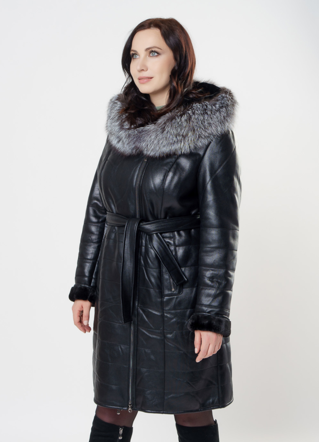 Дубленка из эко кожи черного цвета с капюшоном и отделкой из чернобурки модель № 16608 в кредит
