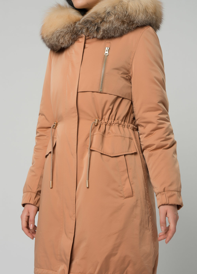 Женская парка оранжевого цвета с меховой отделкой модель № 21941 в рассрочку