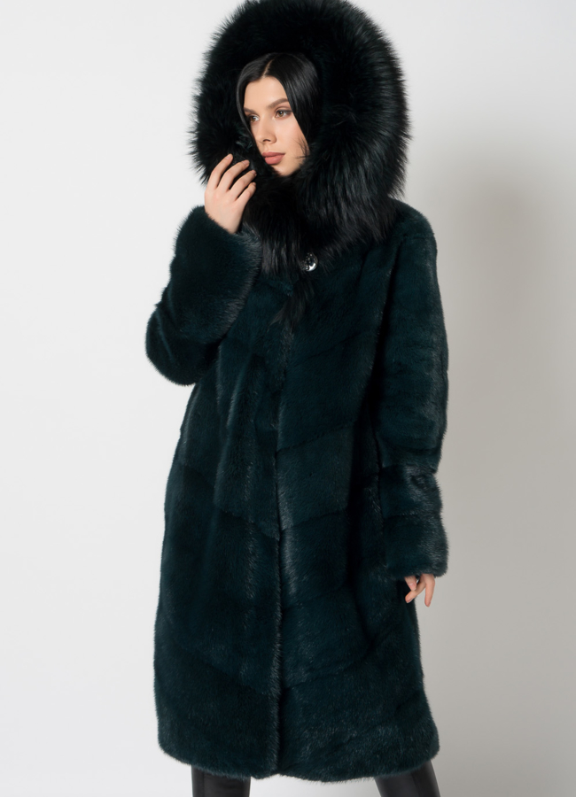 Шуба из норки зеленого цвета с капюшоном модель № 1406 универмаг малина