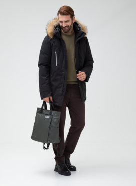 Мужской пуховик с капюшоном из меха енота