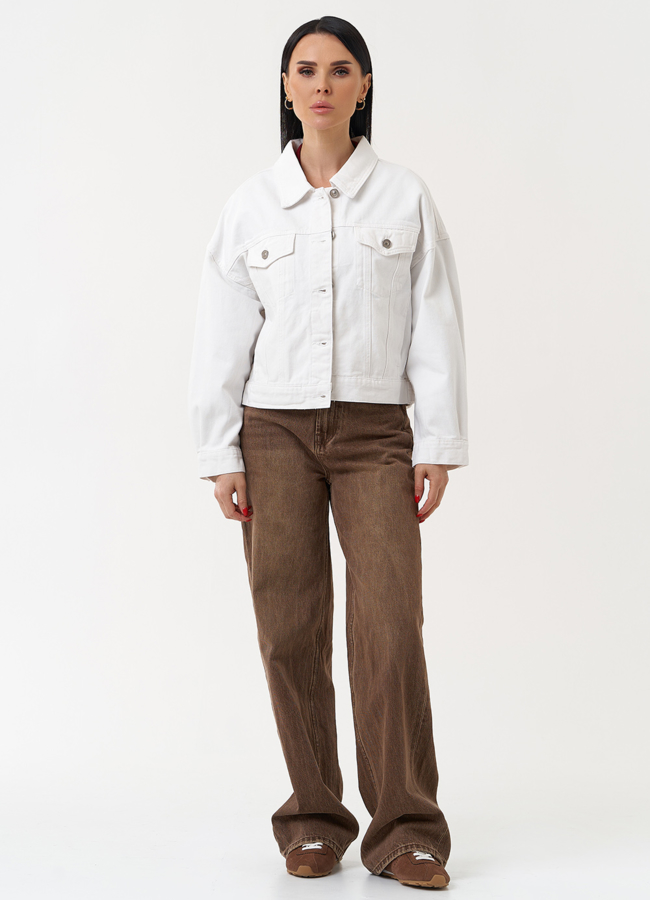 Женская джинсовая куртка белого цвета модель № 30436 в кредит