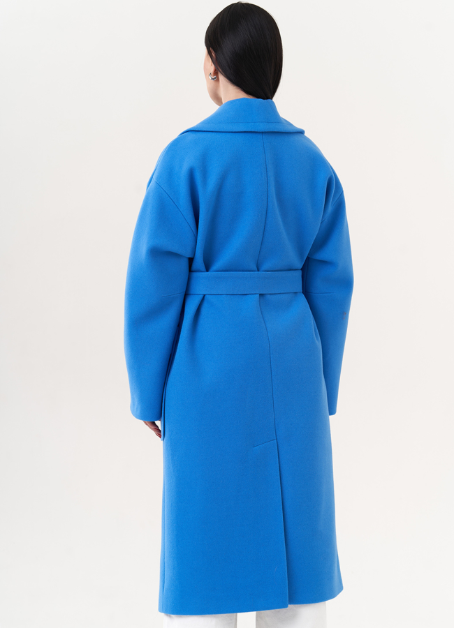 Пальто голубого цвета с английским воротником модель № 26841 универмаг малина