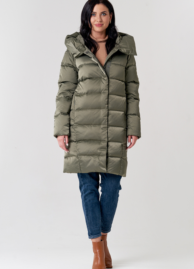 фото Женский пуховик зеленого цвета с капюшоном модель № 21572