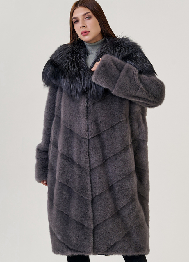 Шуба из норки с капюшоном из чернобурки модель № 77908 универмаг малина