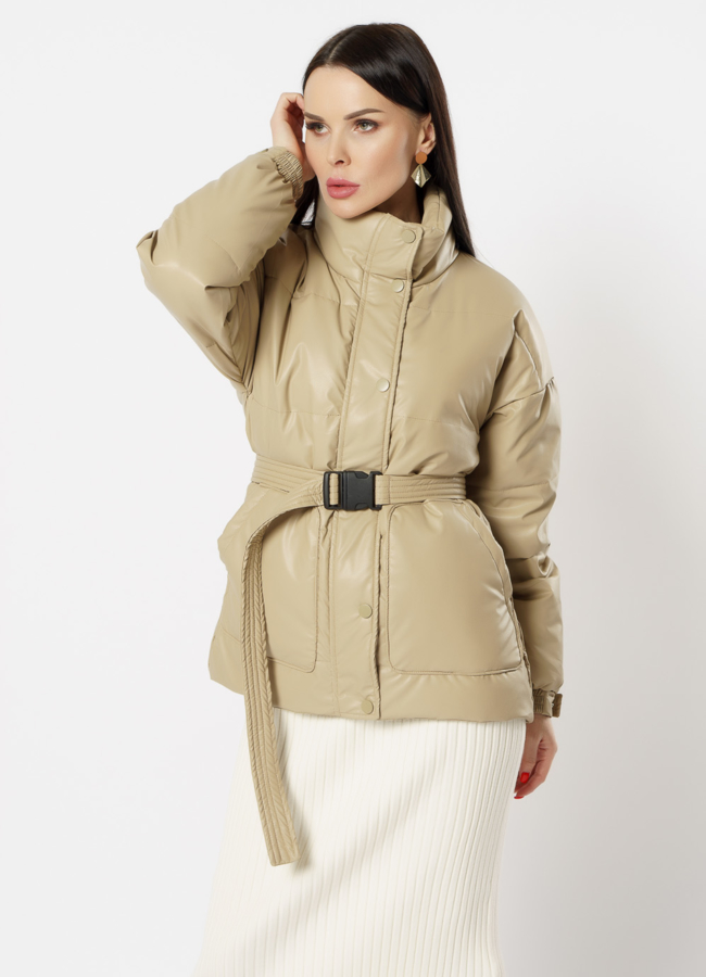 Куртка из эко кожи утепленная бежевого цвета модель № 215 в рассрочку