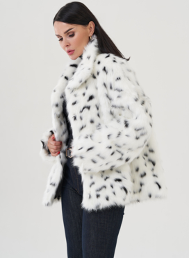 Куртка из эко меха с анималистичным принтом