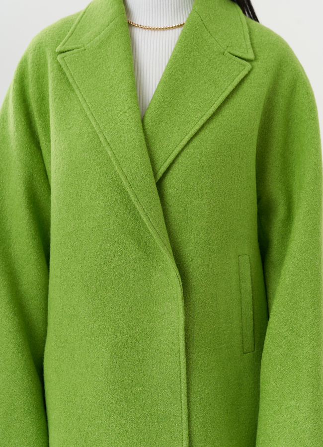 Укороченное пальто с английским воротником модель № 26719 универмаг малина