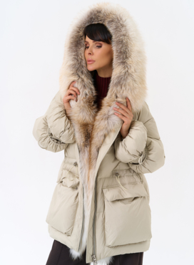 Женский пуховик с капюшоном из меха лисы