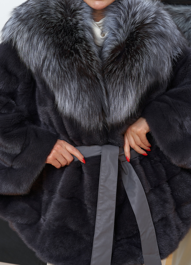 Шуба из норки с капюшоном из меха чернобурки модель № 29260 универмаг малина