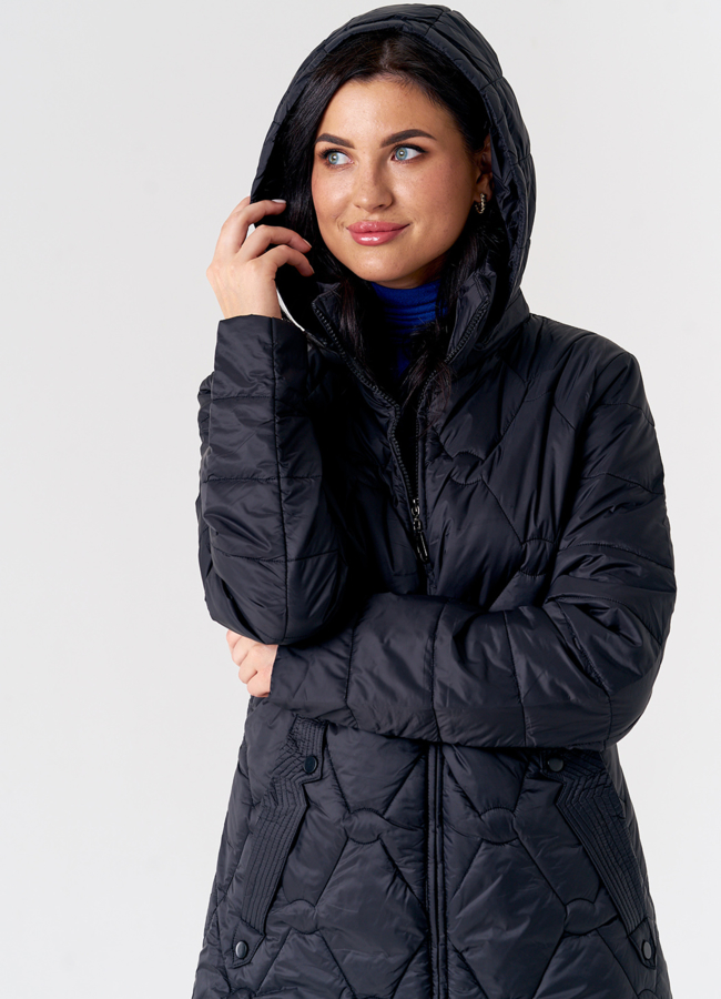 Утепленное женское пальто черного цвета модель № 21582 в рассрочку