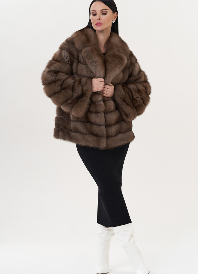 фото Шуба из куницы с английским воротником модель № 26039 фото Шуба из куницы с английским воротником модель № 26039