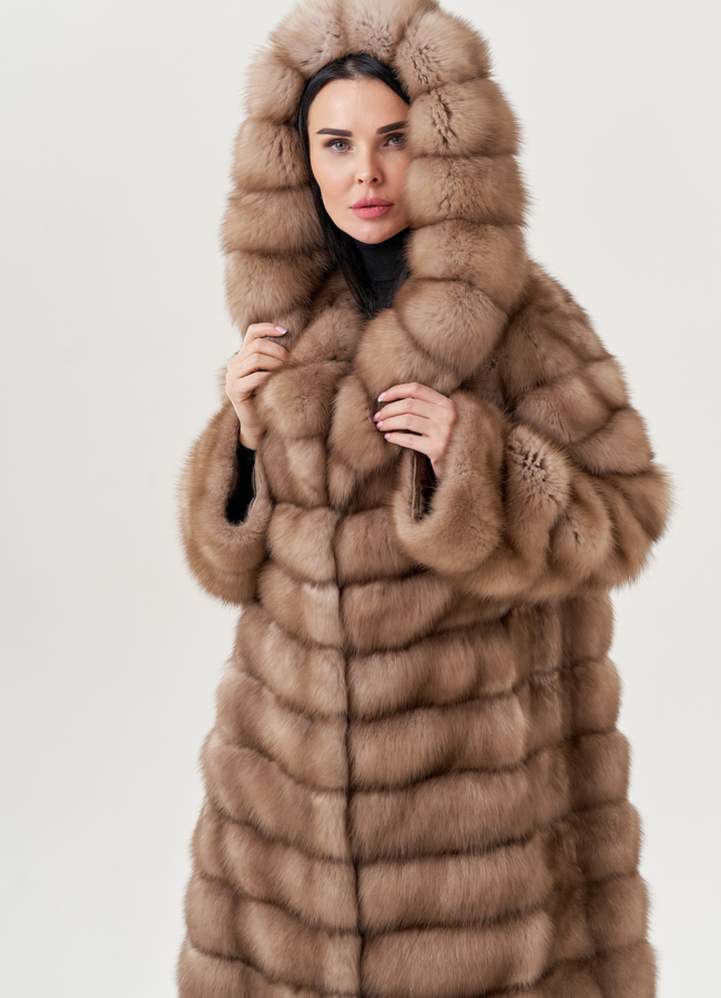 Шуба из куницы с капюшоном  модель № 79569 универмаг малина