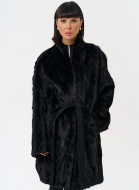 Женская шуба из меха норки в черном цвете