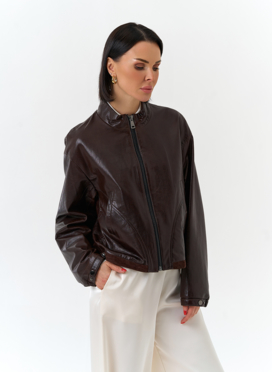 Женская короткая куртка из натуральной кожи