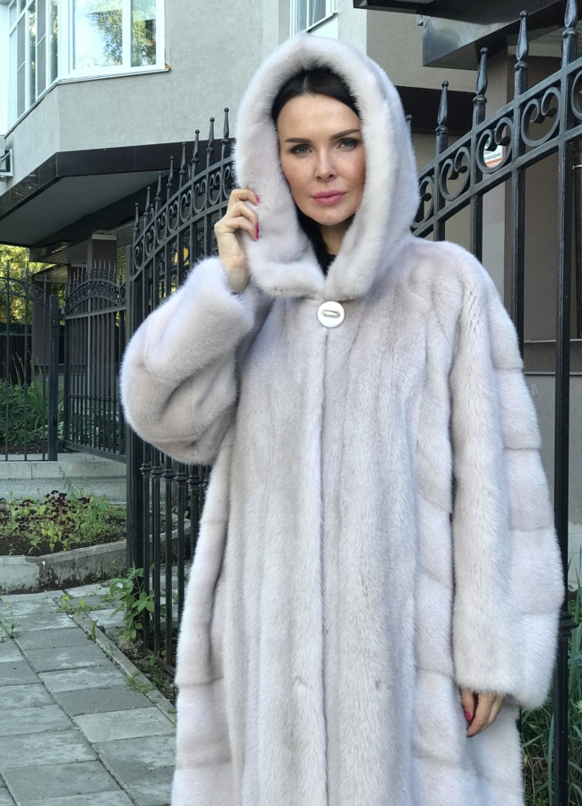 Светлая норковая шуба  модель № 3002 в кредит