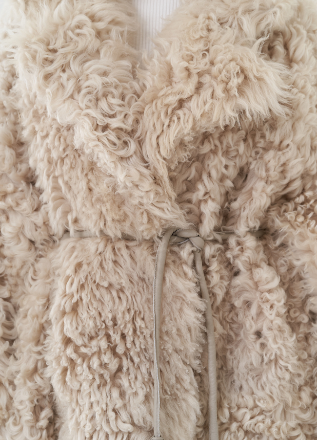 Натуральная двухсторонняя дубленка модель № 26828 универмаг малина