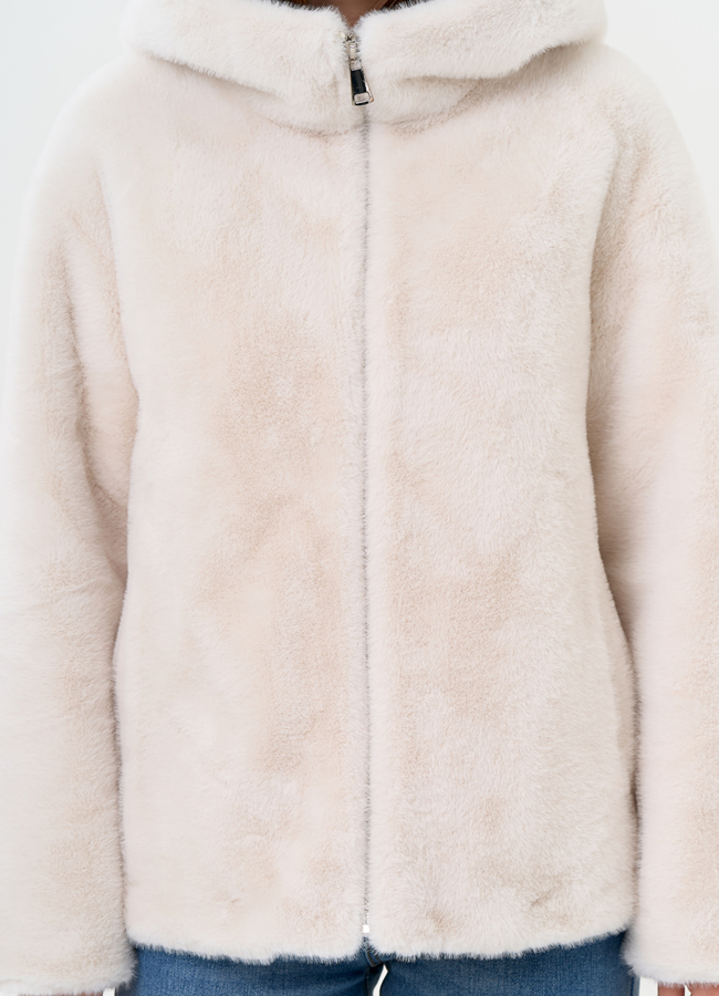 Женская куртка из эко меха с капюшоном модель № 31223 универмаг малина Женская куртка из эко меха с капюшоном модель № 31223 универмаг малина