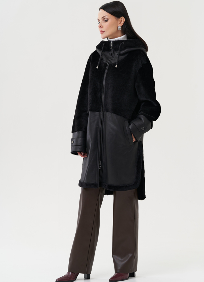 фото Женская дубленка черного цвета с капюшоном модель № 25523