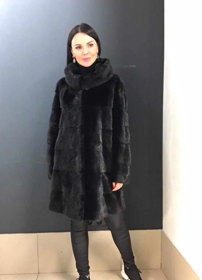 Норковая шуба с капюшоном в черном цвете модель № 2014С в рассрочку