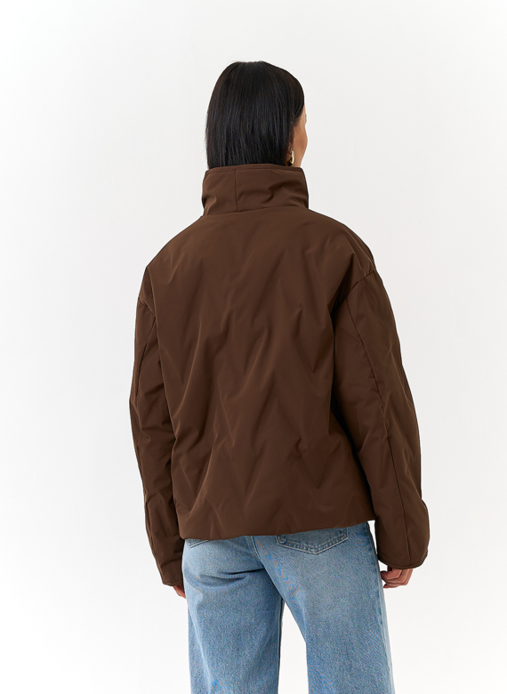 Женская куртка с воротником стойкой