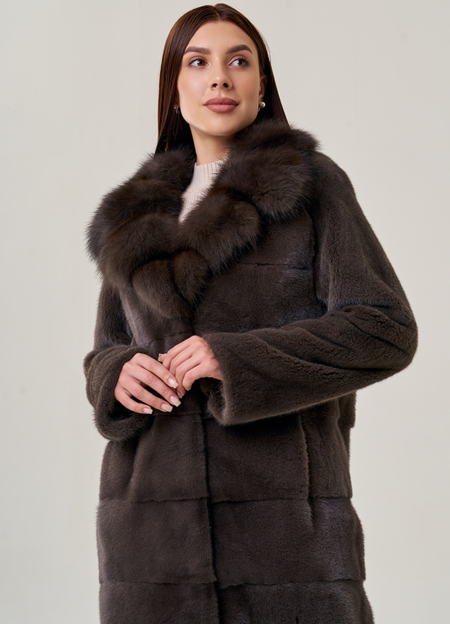 Длинная шуба из норки с куницей модель № 2202 меха малина