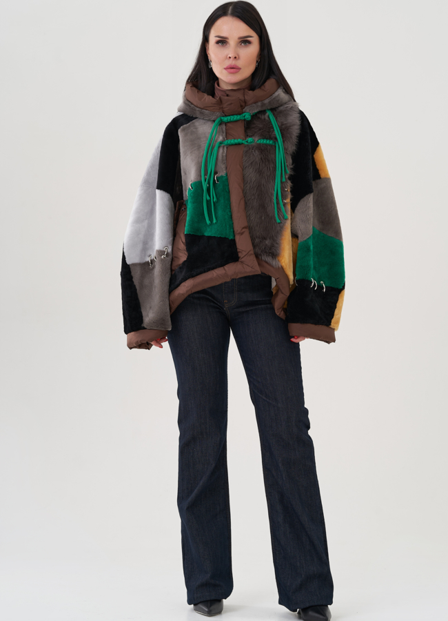 Женская куртка с капюшоном модель № 24944 меха малина