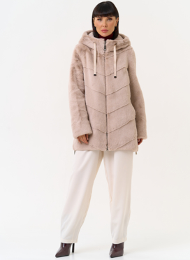 Женская шуба из эко меха с капюшоном Женская шуба из эко меха с капюшоном