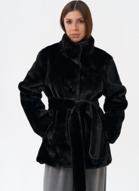 Женская шуба из эко меха в черном цвете
