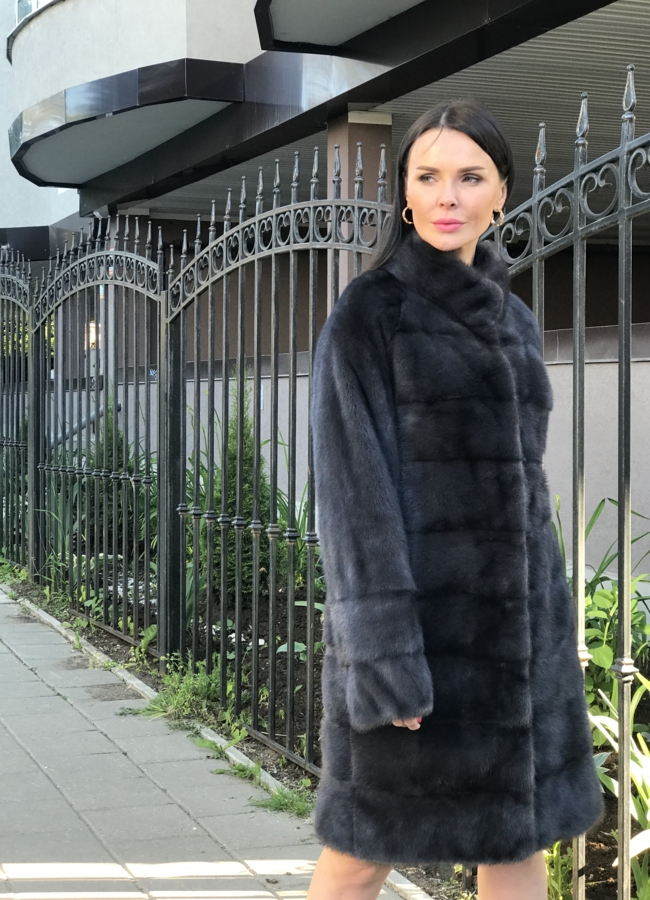 Норковая шуба с воротником стойкой в цвете графит модель № 1045 в кредит