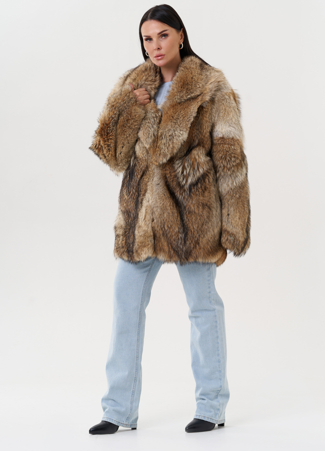 Женская шуба из меха койота модель № 27620 в рассрочку