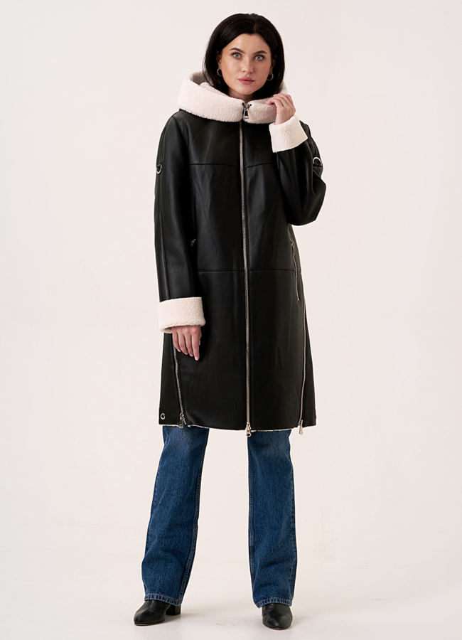 Эко дубленка черного цвета удлиненная на молнии модель № 79450 меха малина