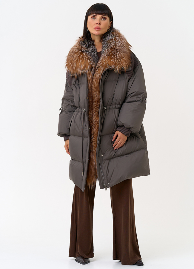 Женский пуховик с отделкой из меха лисы модель №  31537 меха малина Женский пуховик с отделкой из меха лисы модель №  31537 меха малина