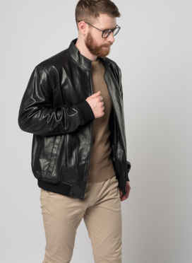 Мужская кожаная куртка на молнии