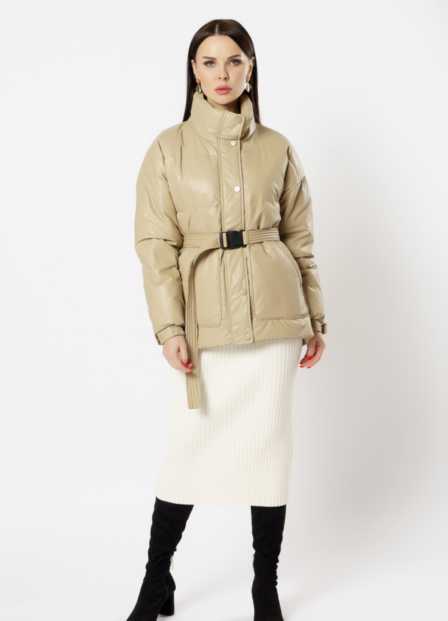 фото Куртка из эко кожи утепленная бежевого цвета модель № 215