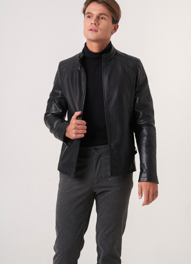 Куртка из эко кожи на молнии в черном цвете модель № 882 меха малина