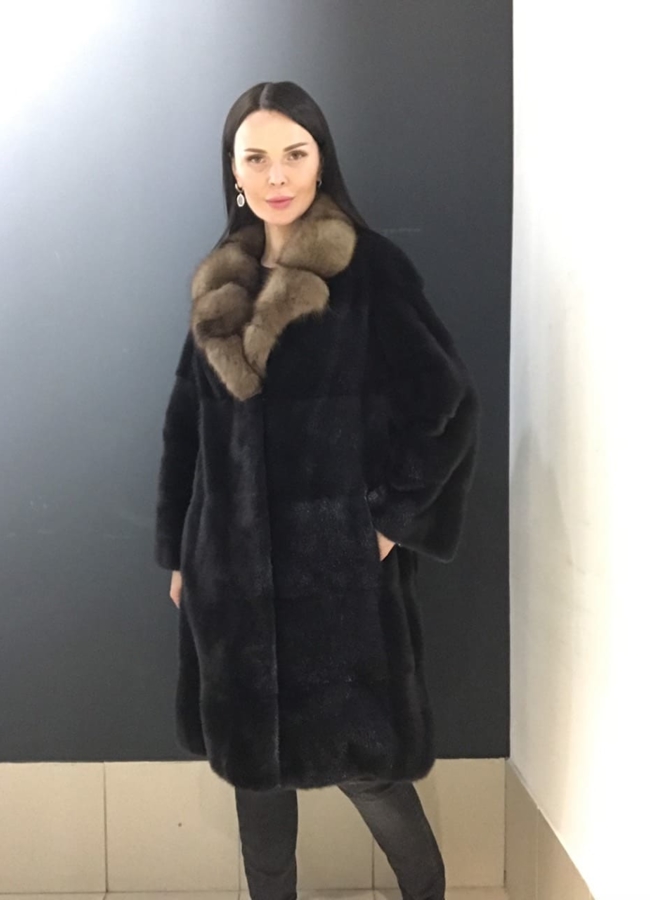 Пальто женское из норки с английским воротником из куницы модель № S-760 меха малина