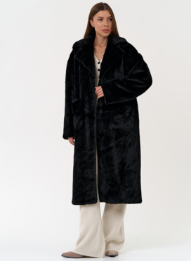 Пальто из эко меха с английским воротником