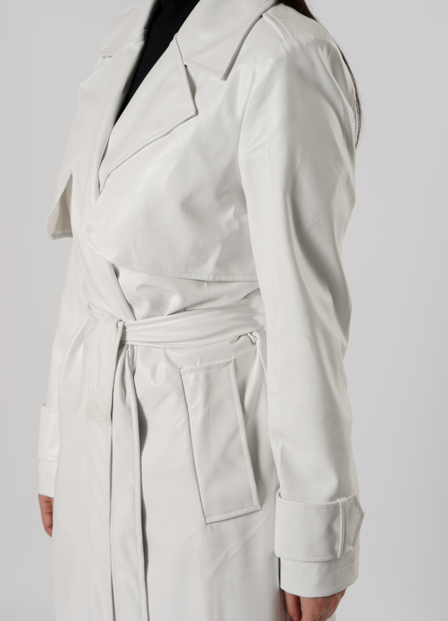 Плащ женский из эко кожи белого цвета модель № 03 универмаг малина
