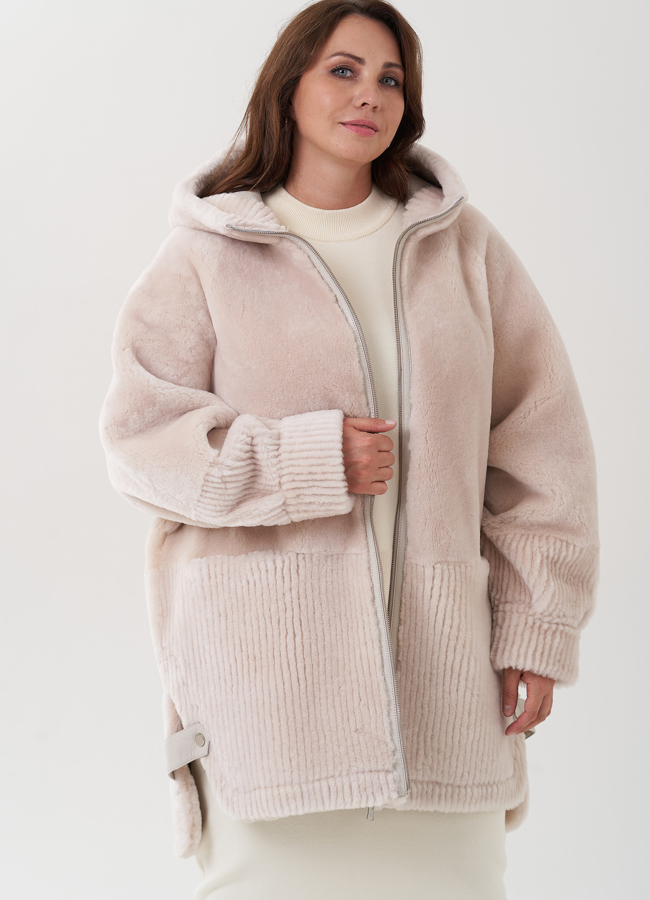 фото Двухсторонняя женская дубленка с капюшоном модель № 82467